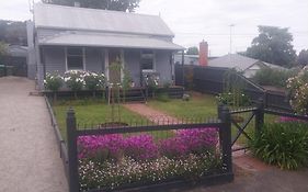 Lavender Cottage - Cute & Cosy Miner'S Cottage